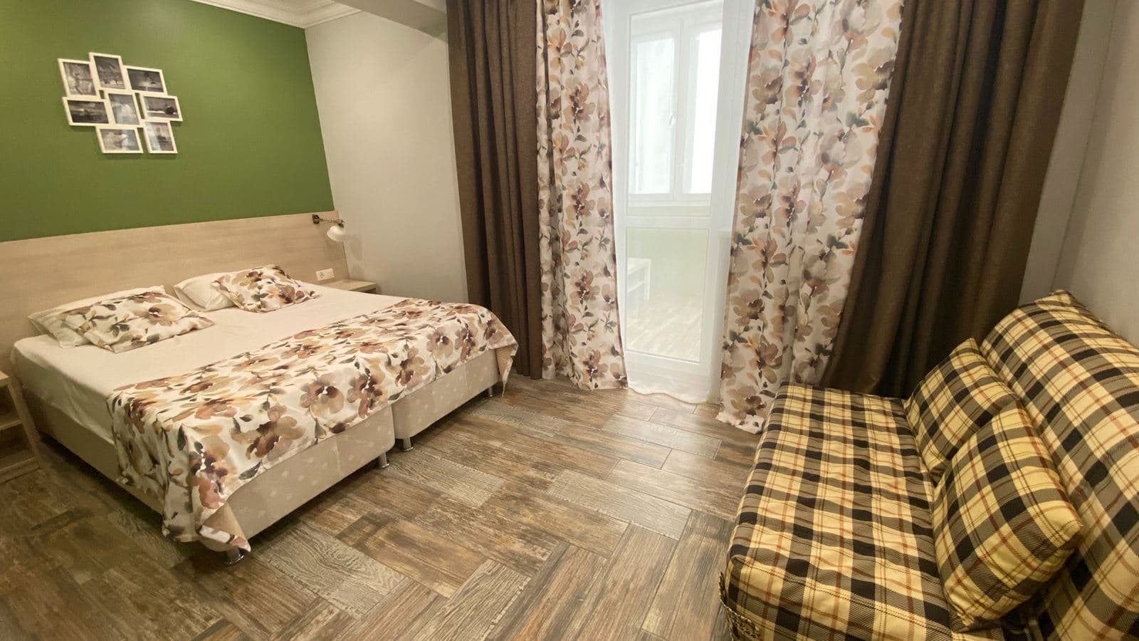 rooms-deluxe-2