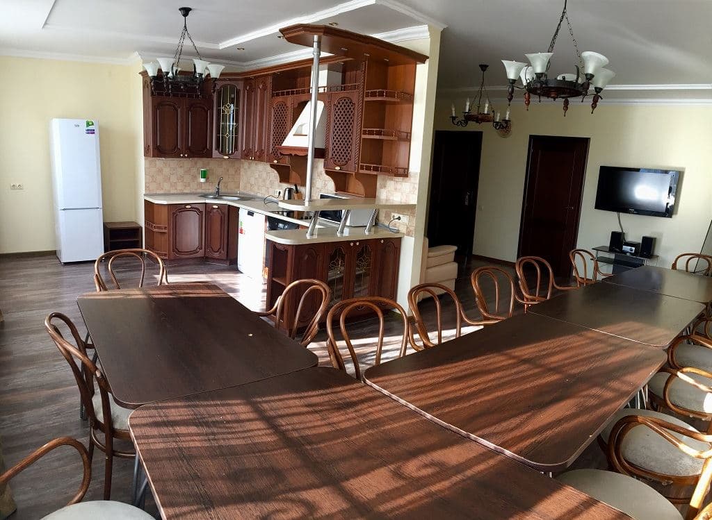 rooms-8bed-cottage-by-the-lake2
