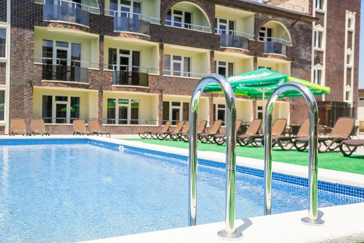 pools-outdoor-pool
