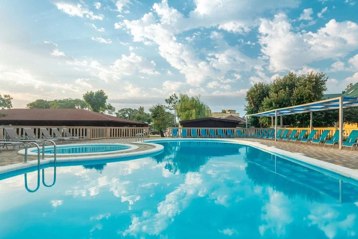 pools-outdoor-pool