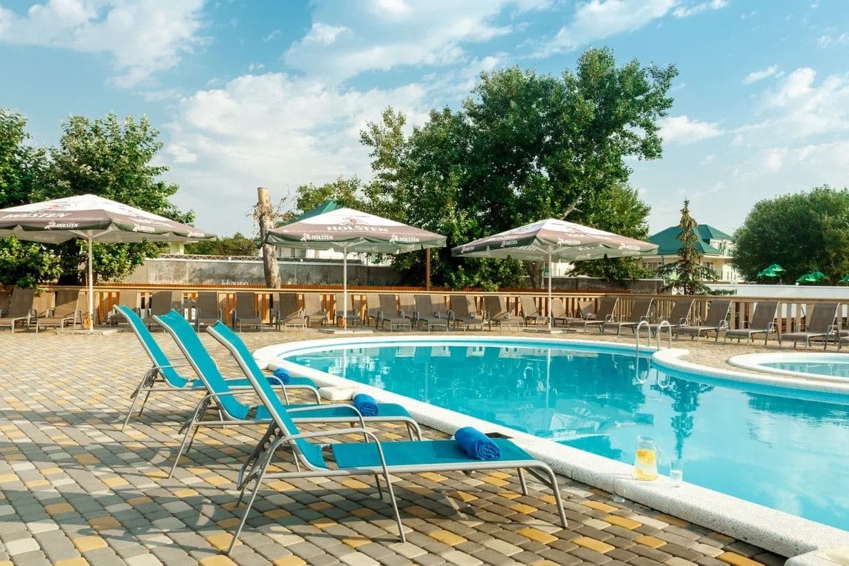 pools-outdoor-pool