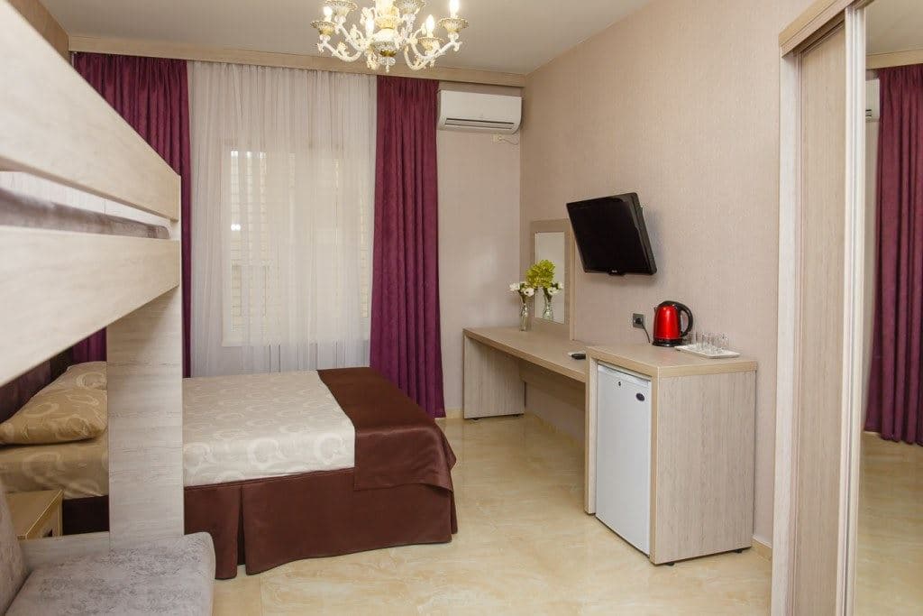 rooms-stand-sea