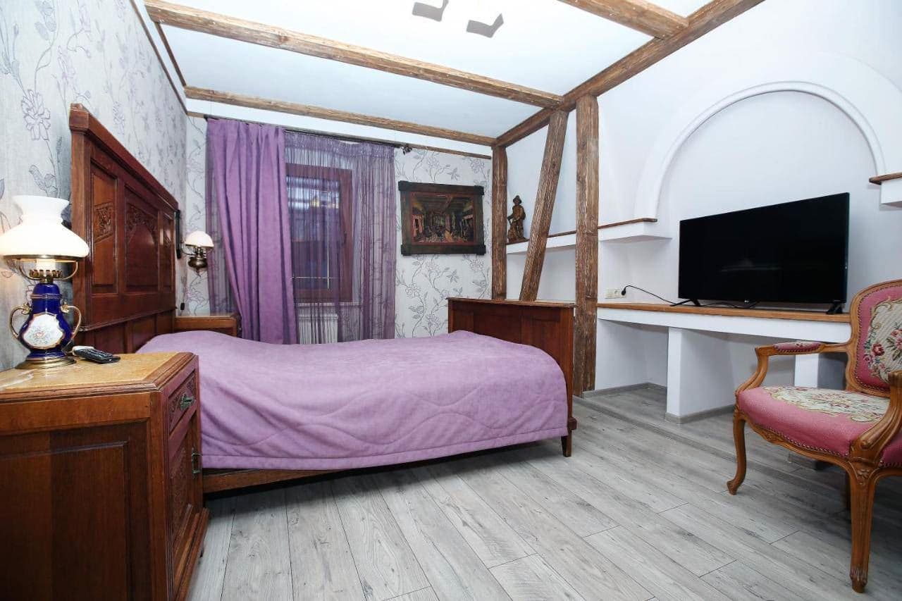 rooms-deluxe-room