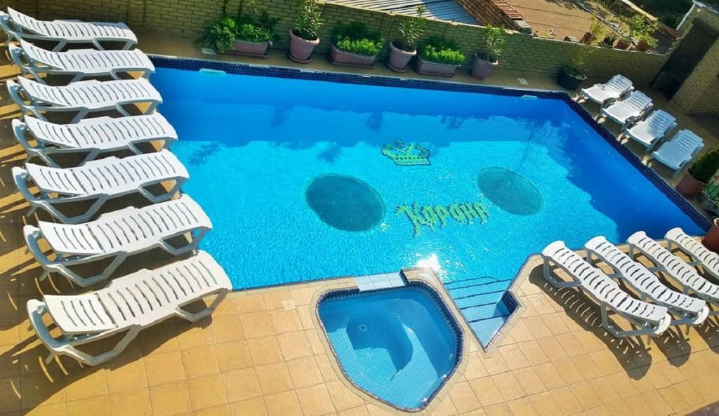 pools-outdoor-pool