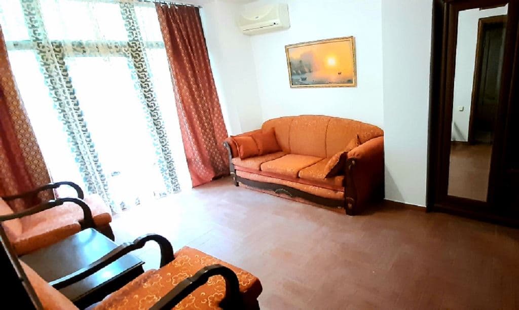 rooms-suite-without-balcony-courtyard-view
