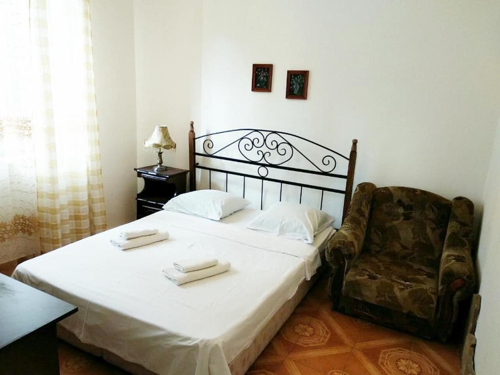 rooms-2bed-without-balcony-sea-view