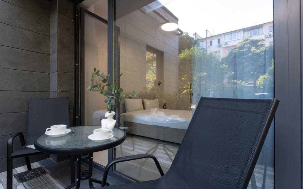 rooms-patio