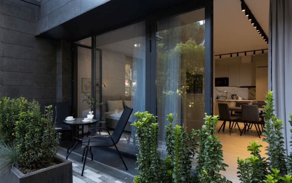 rooms-patio