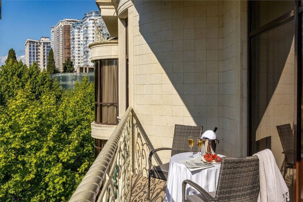 rooms-suite-emerald