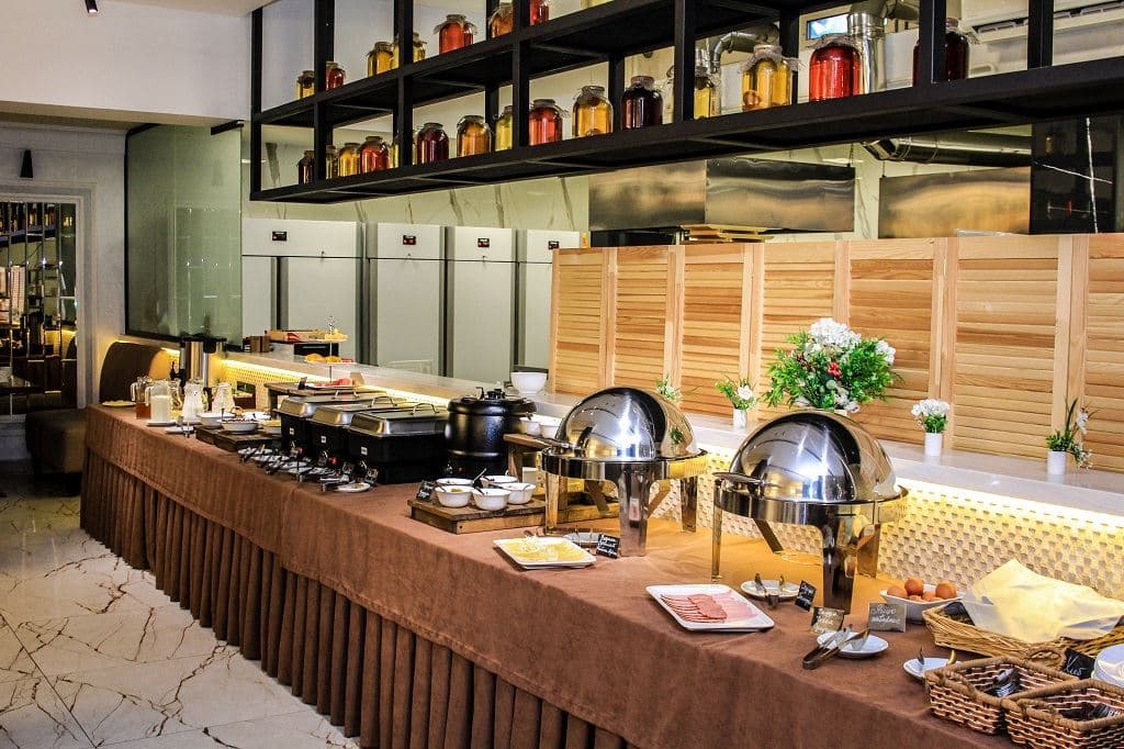 restaurants-restaurant
