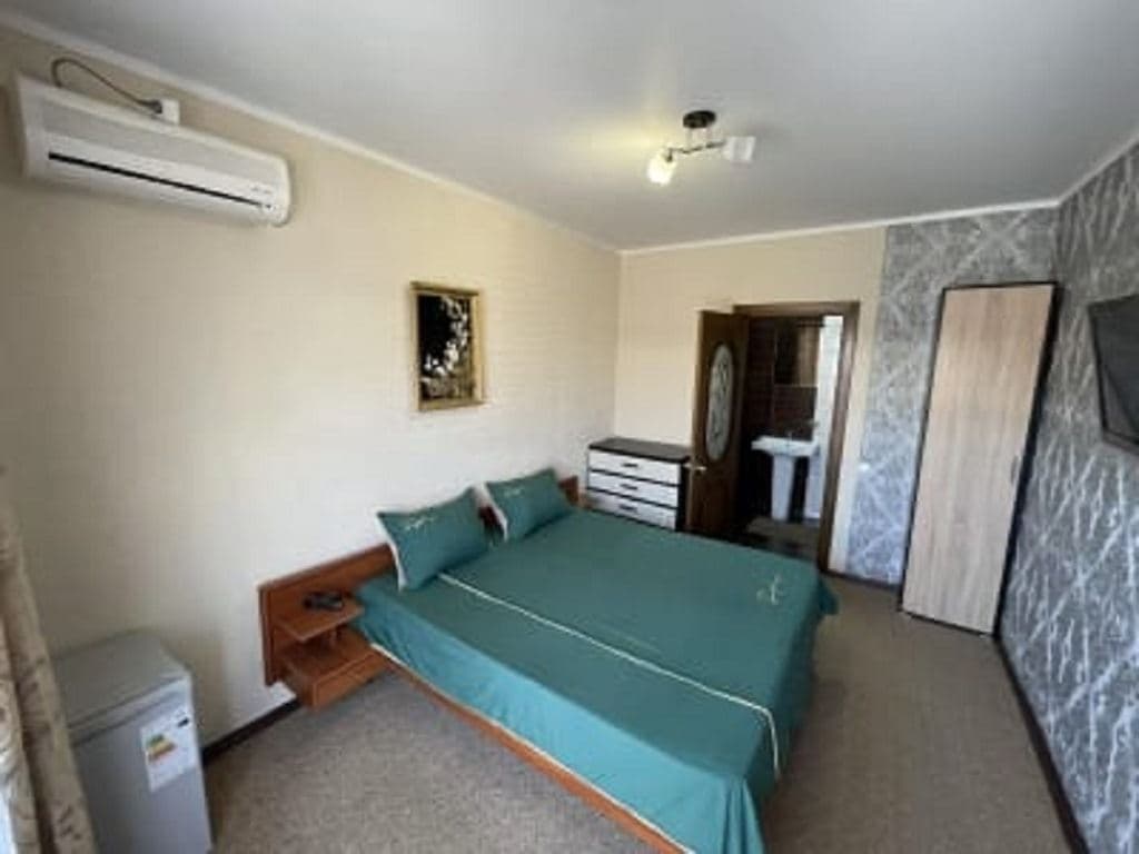 rooms-2seater-with-cd-building-2