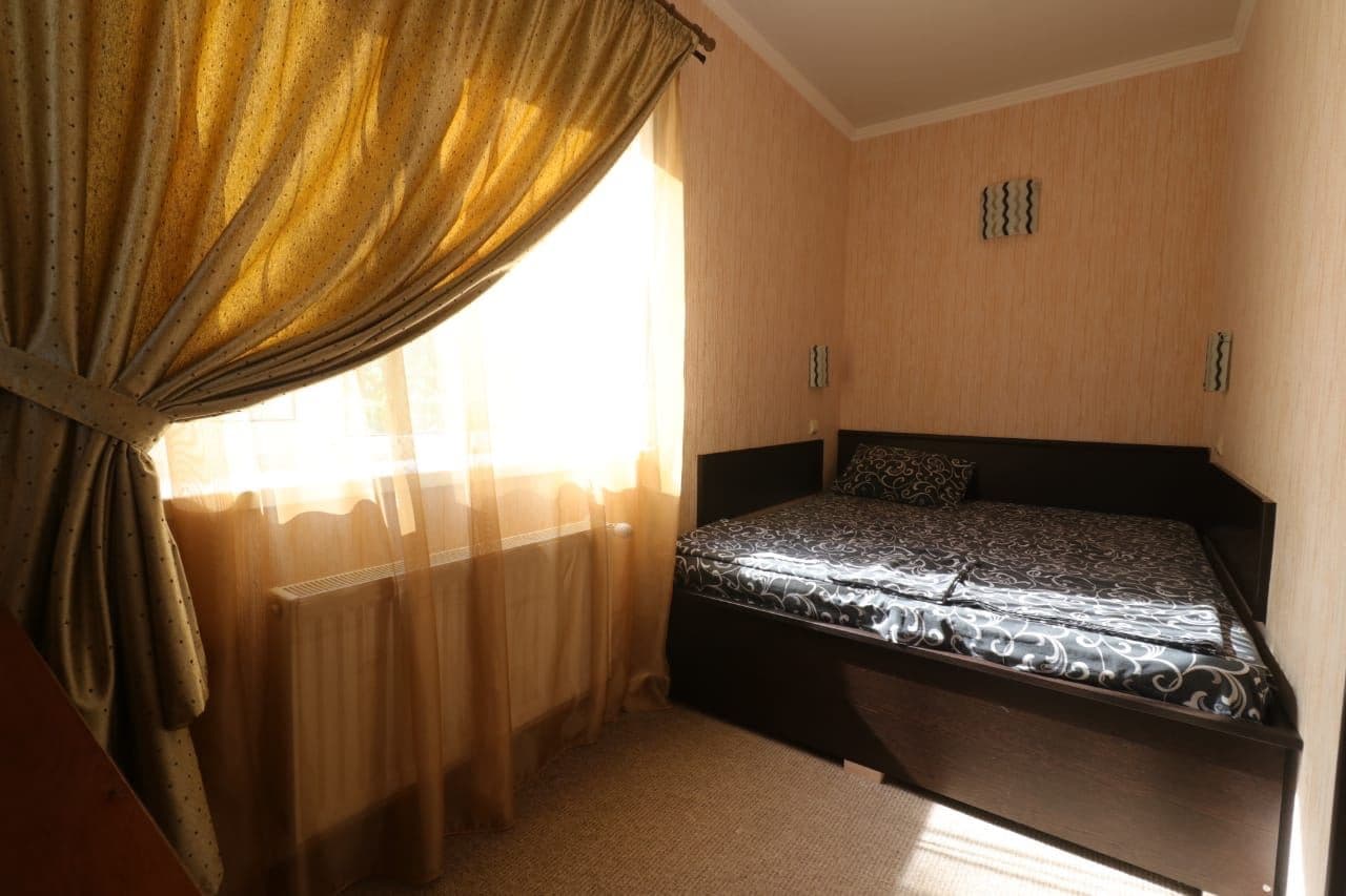 rooms-3bed-2room-cottage-with-kitchen