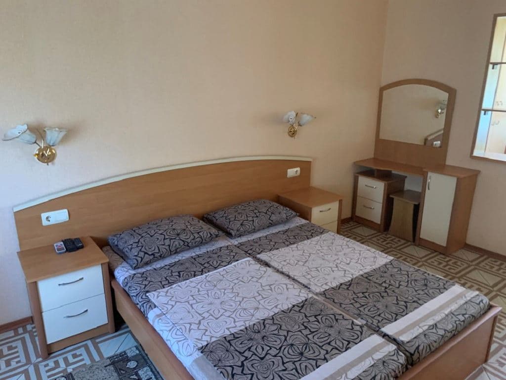 rooms-4bed-2room