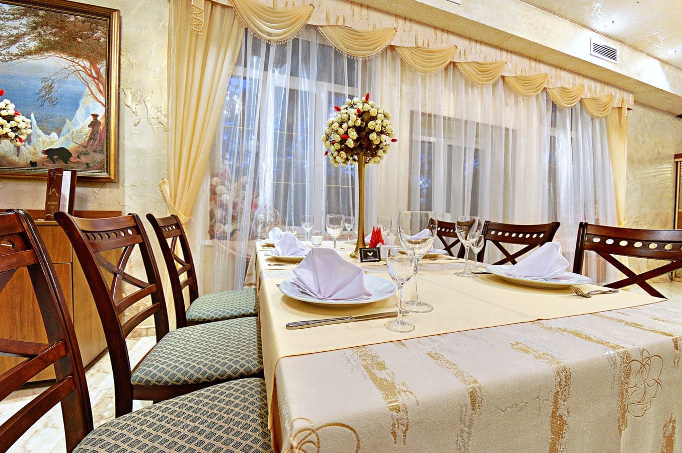 restaurants-restaurant