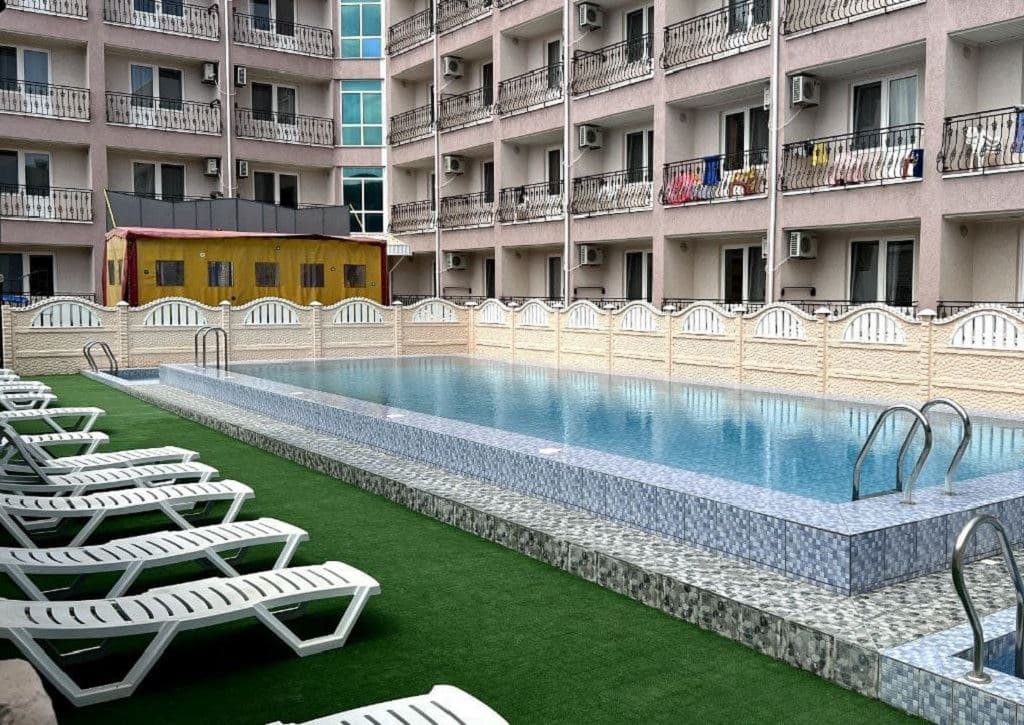 pools-outdoor-pool