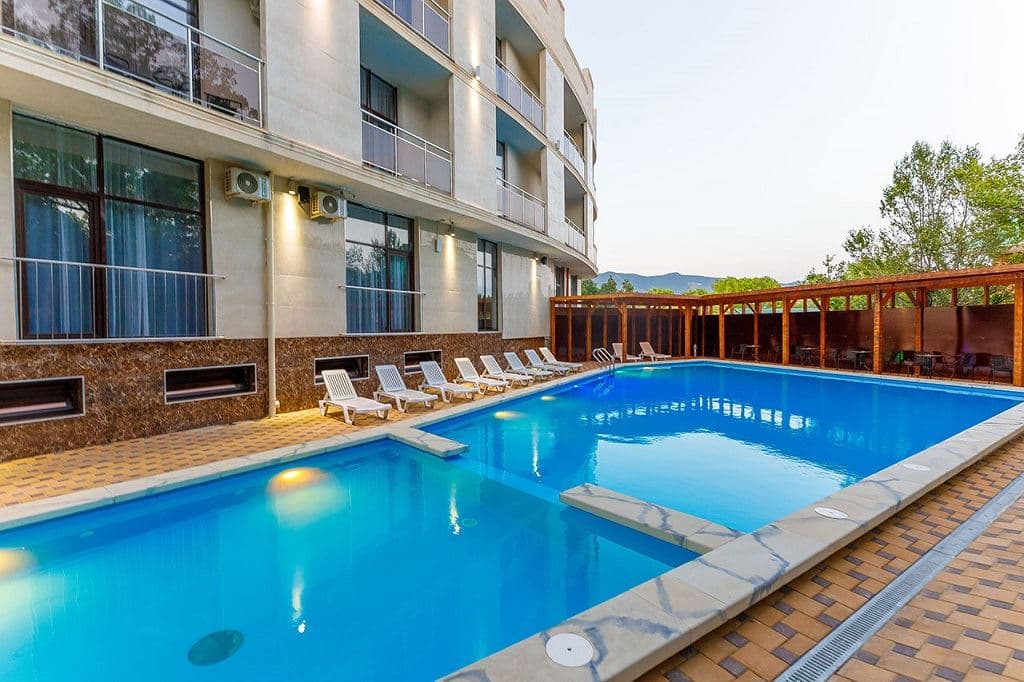pools-outdoor-pool