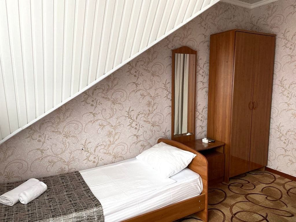 rooms-2economy