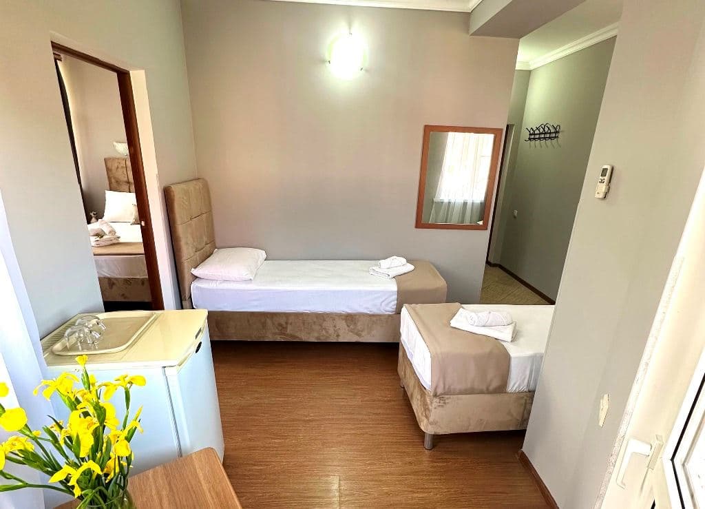 rooms-2-rooms