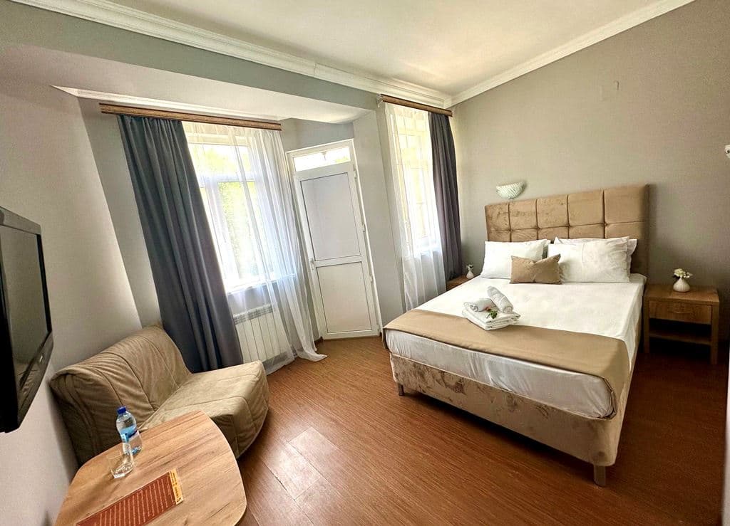rooms-2-rooms