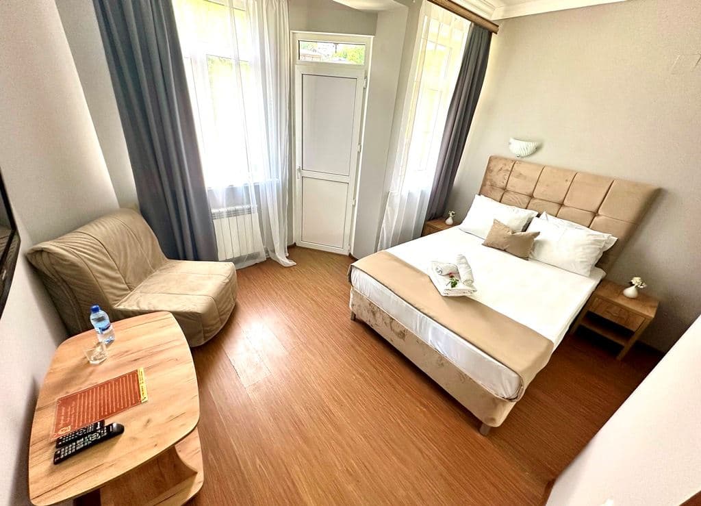 rooms-2-rooms