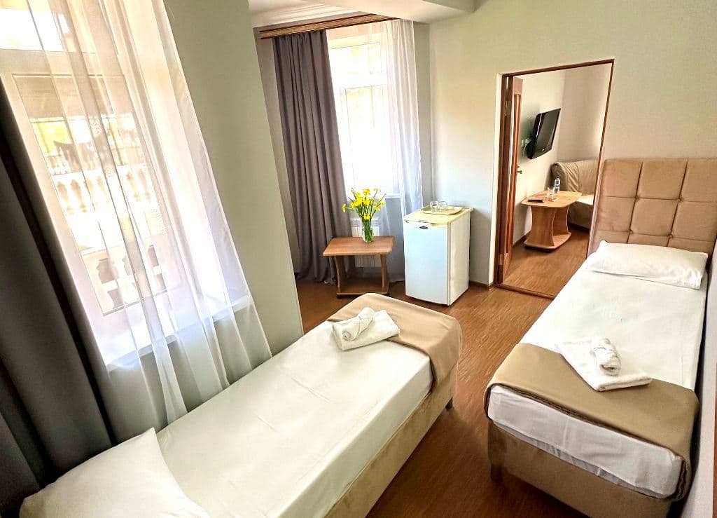 rooms-2-rooms