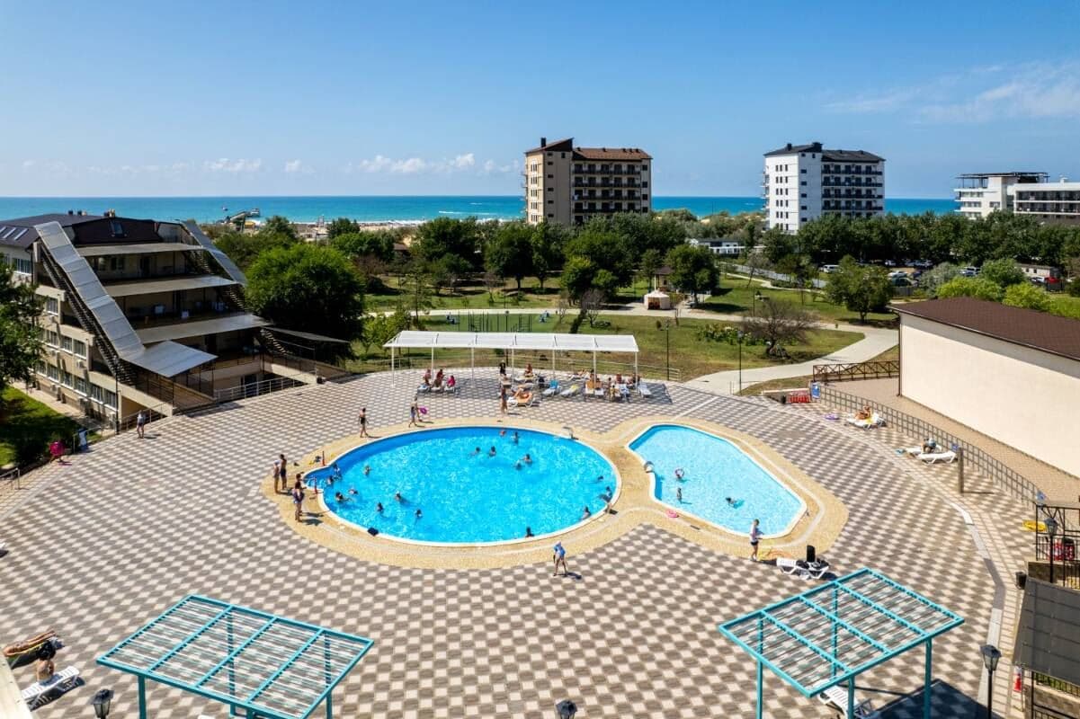 pools-outdoor-pool
