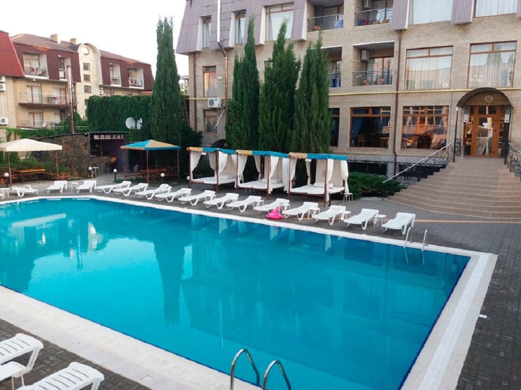 pools-outdoor-pool