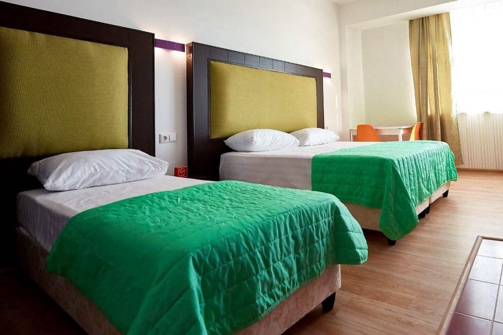 rooms-triple-balcony