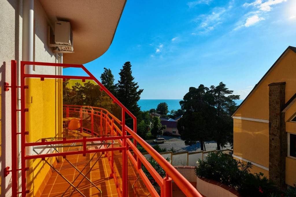 rooms-deluxe-balcony