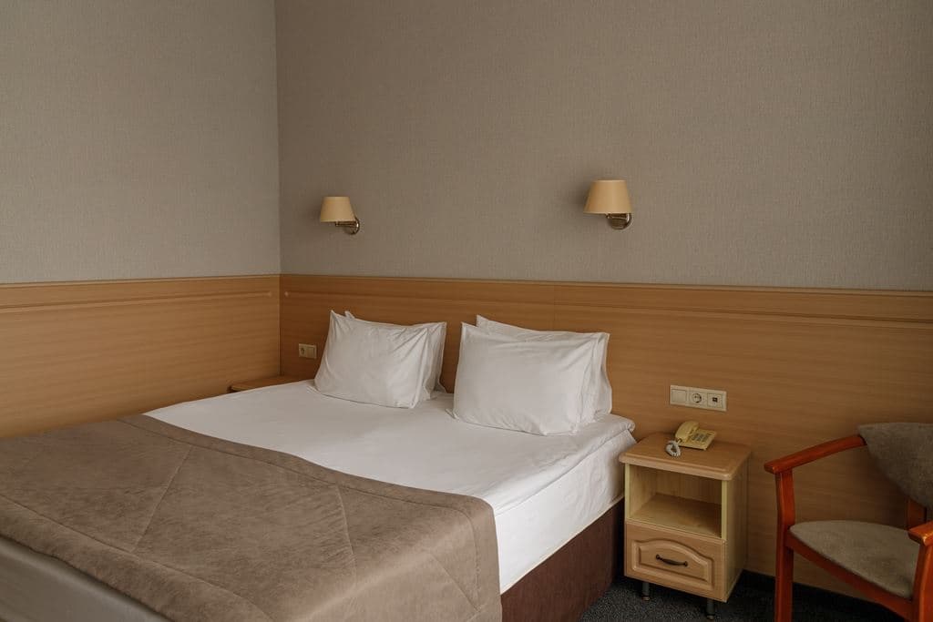 rooms-standart-with-balcony-twin