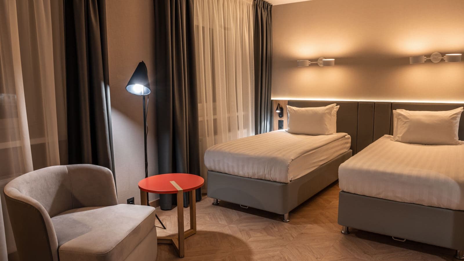 rooms-superior-room