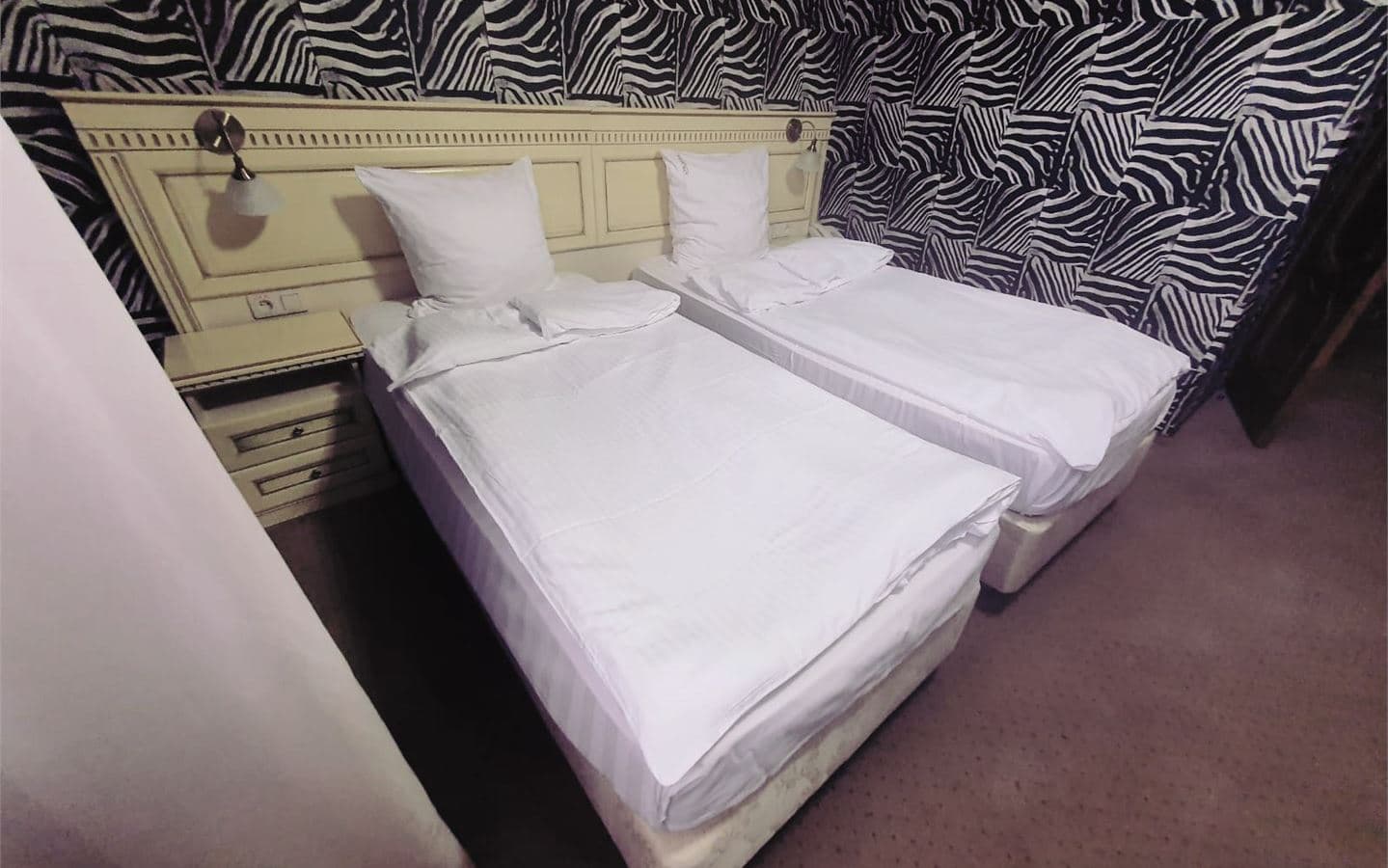 rooms-standard-twin