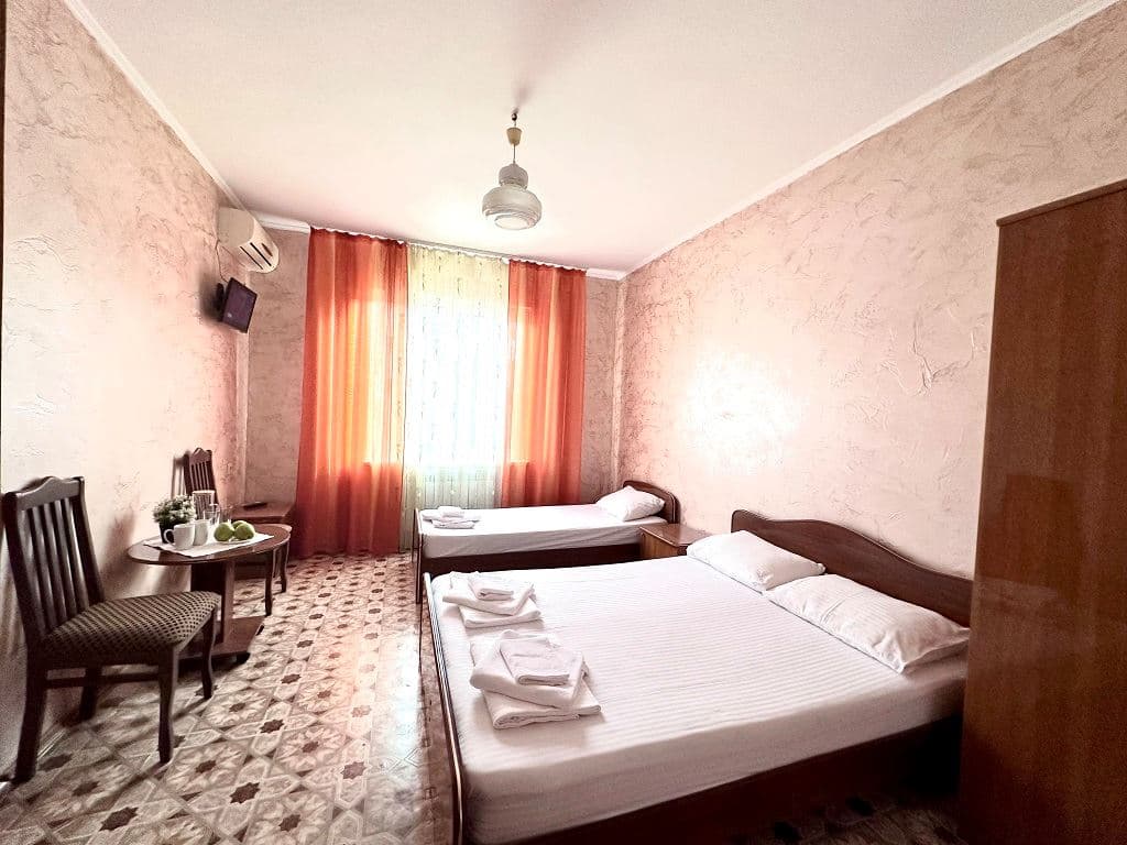 rooms-economy