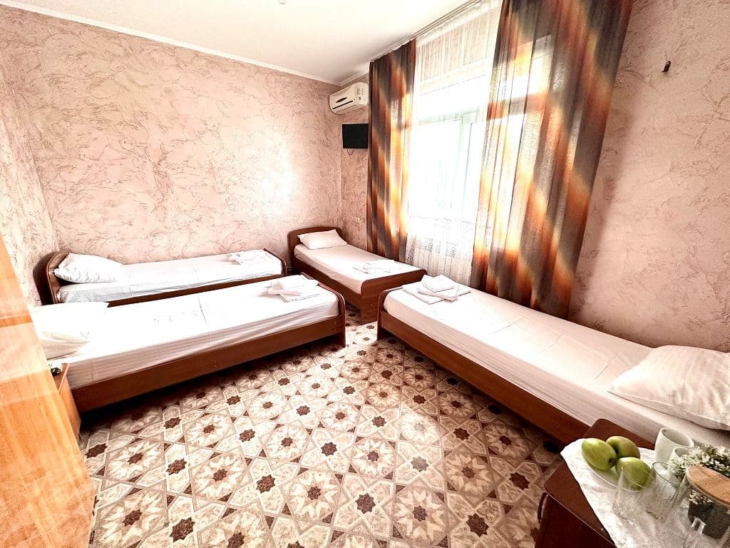 rooms-economy