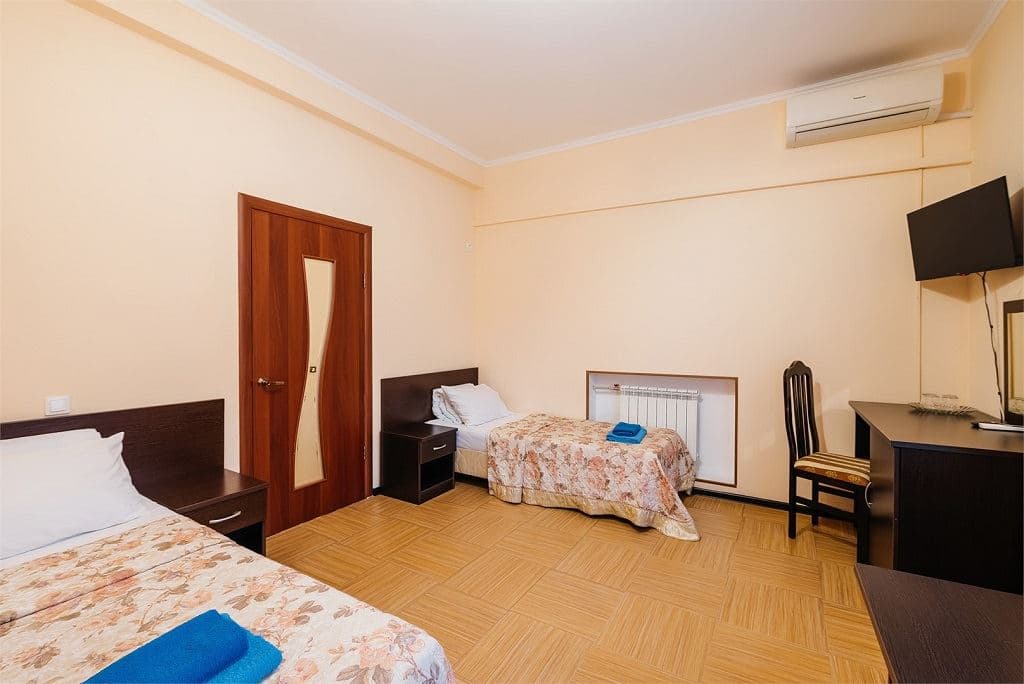 rooms-economy