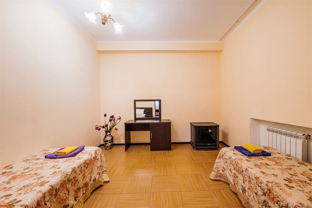 rooms-economy