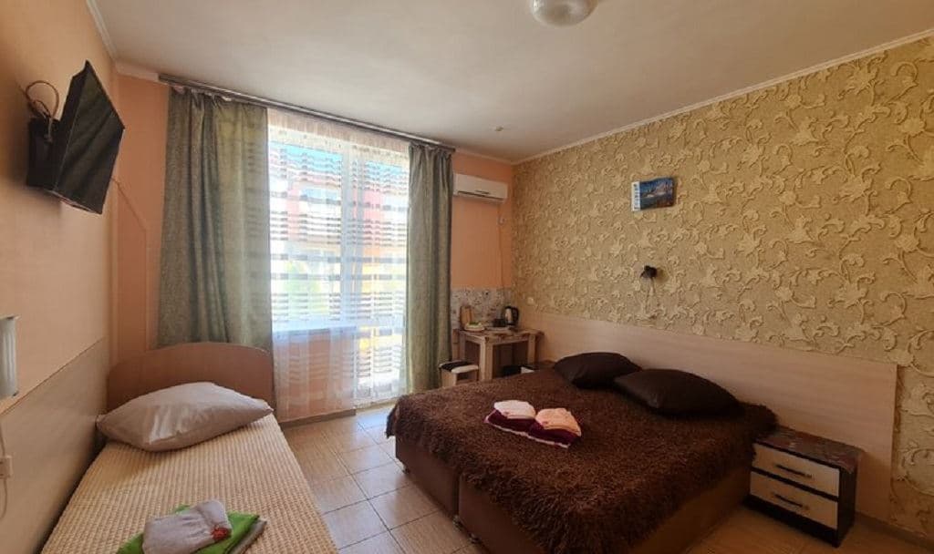 rooms-3местный-стандарт-с-балконом