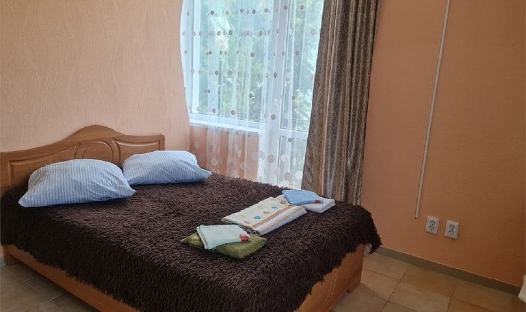 rooms-3местный-улучshенный-с-балконом