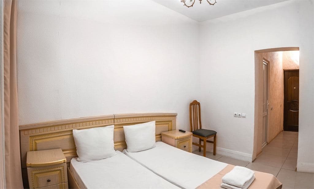 rooms-economy-plus