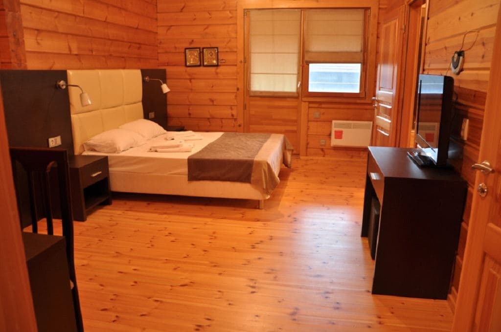 rooms-6местный-коттедж-с-кухней
