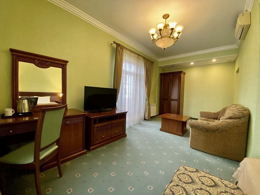 rooms-studio-with-balcony