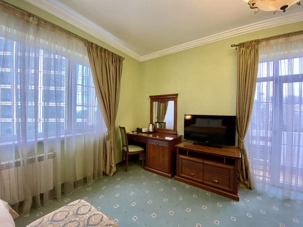 rooms-studio-with-balcony