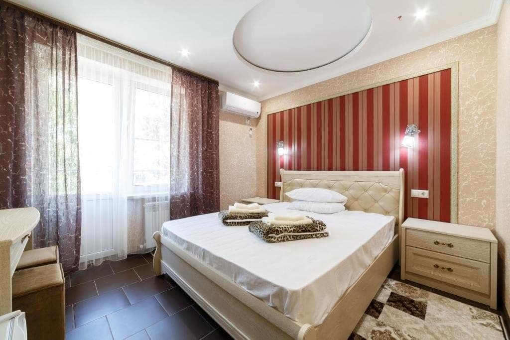 rooms-luxe-with-balkony