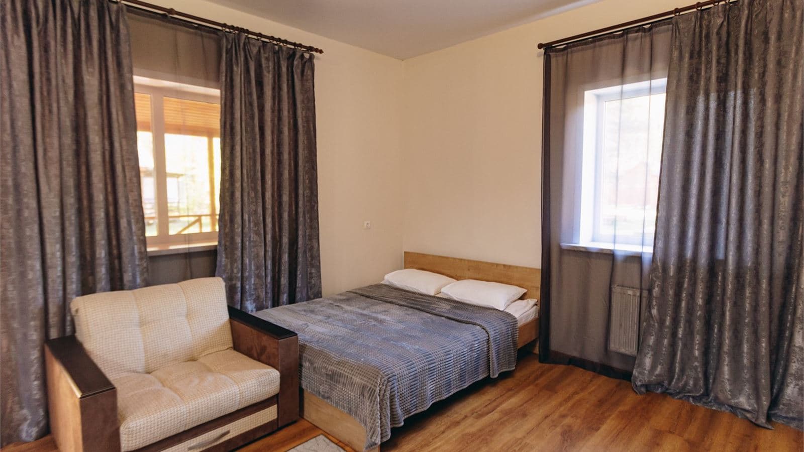 rooms-больshой-дом-на-берегу
