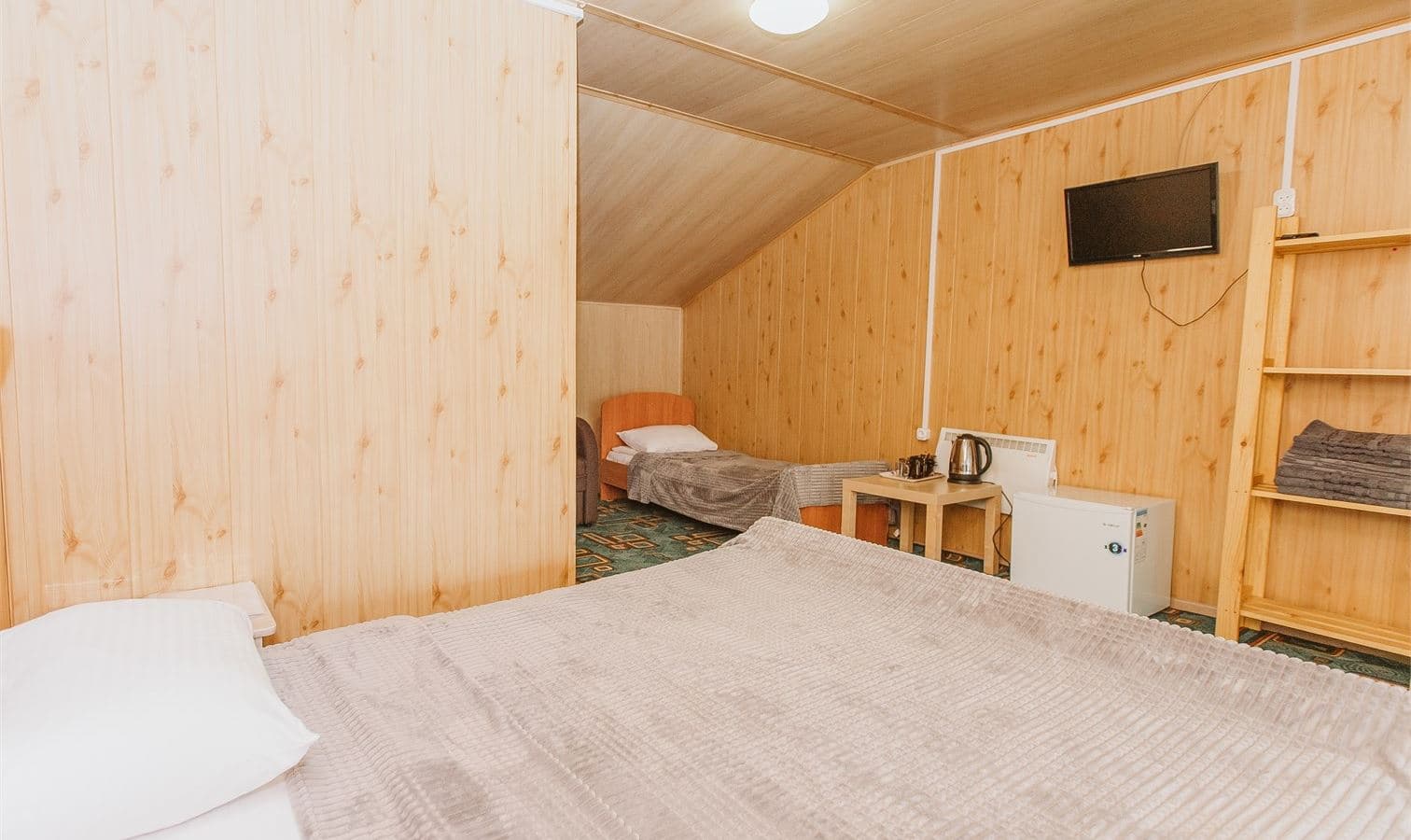 rooms-номер-3х-местный-с-панорамными-окнами