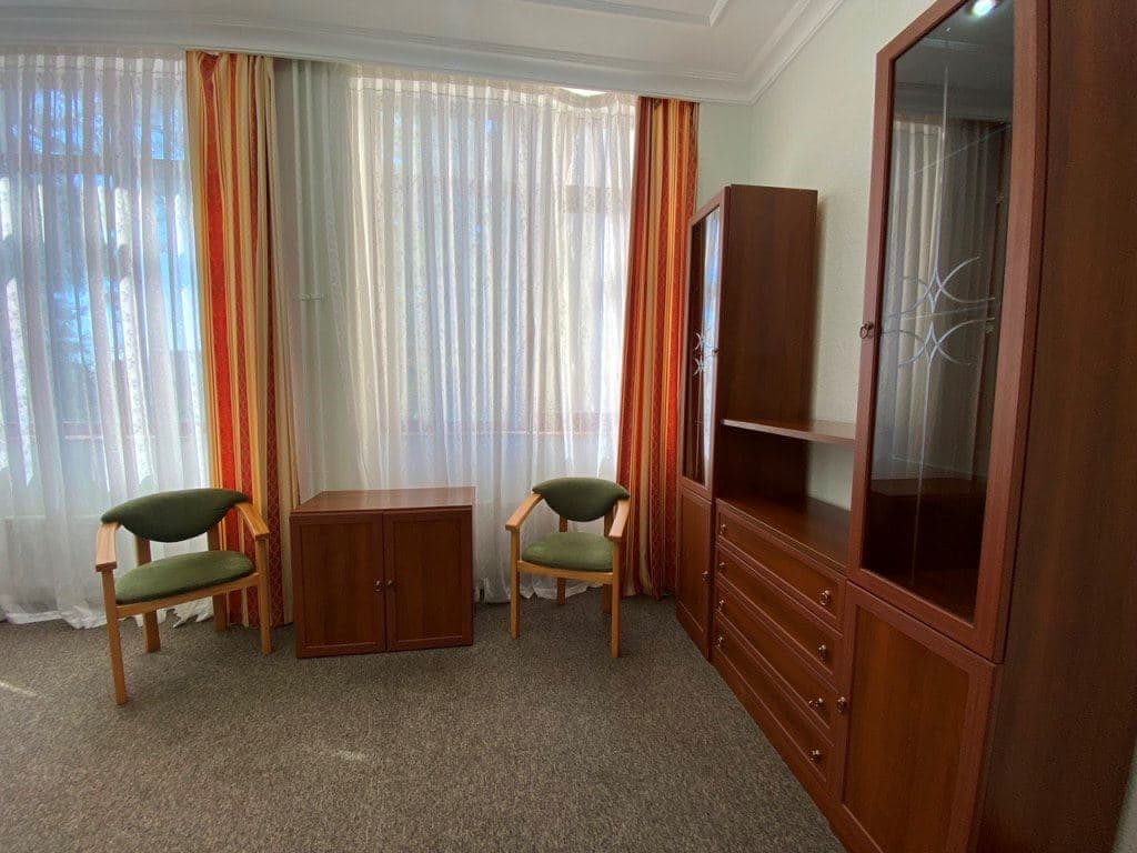 rooms-family-main-building