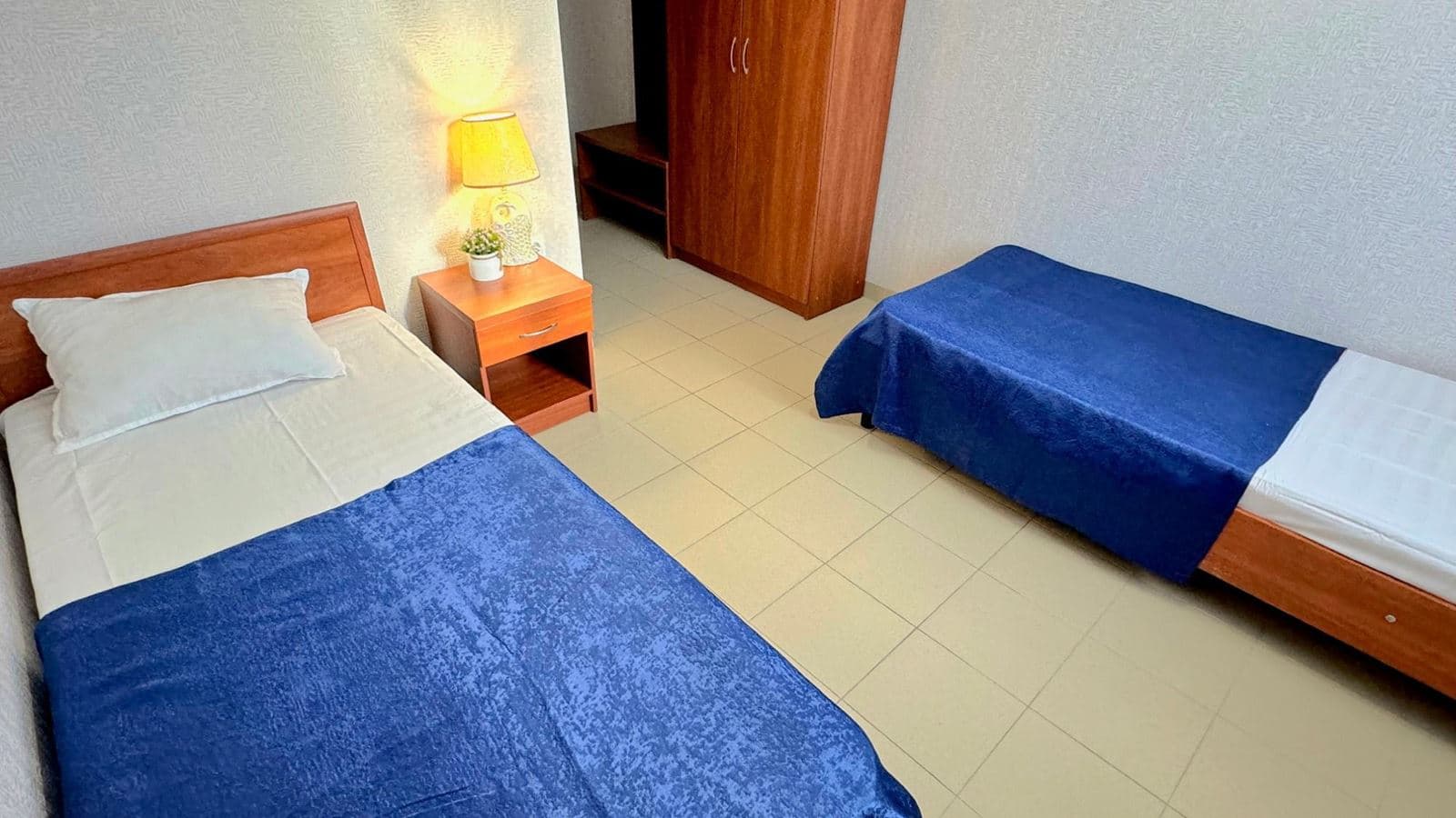 rooms-2х-комнатный-4х-местный-коннект-с-балконом