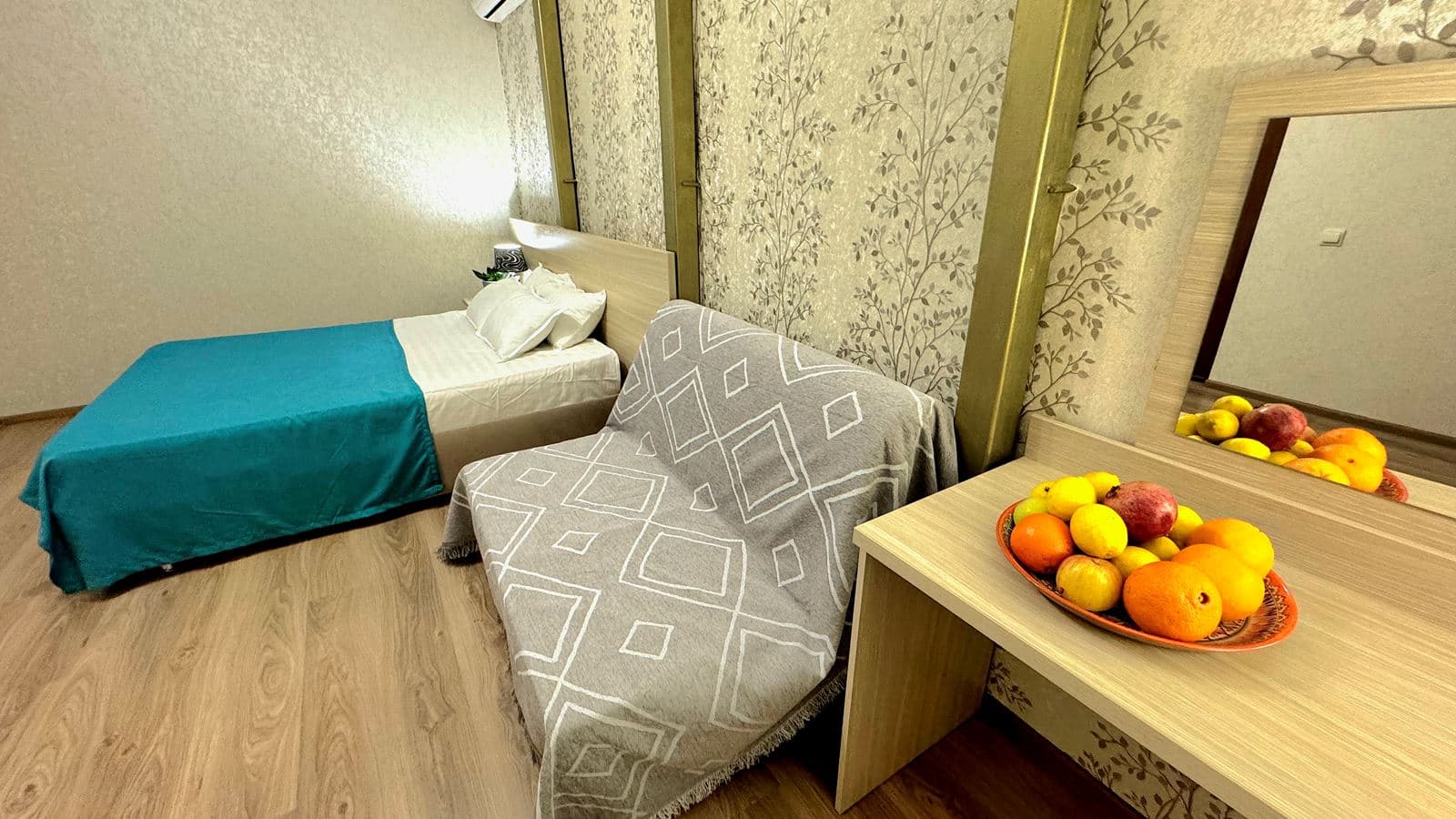 rooms-2комнатный-5ти-местный-с-террасой