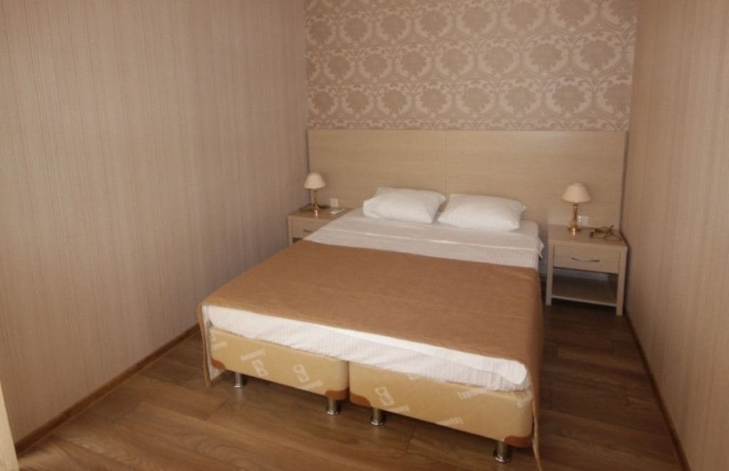 rooms-3-mest-2-komn-lux