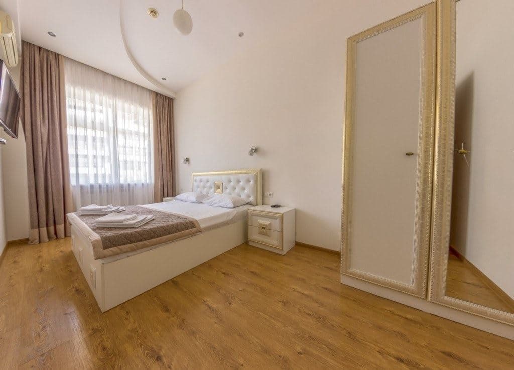 rooms-suite-comfort-balcony